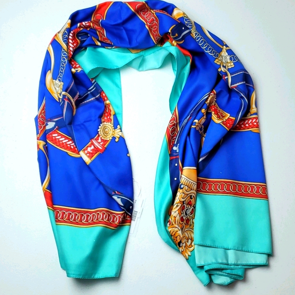 NWT sophisticated silky scarf